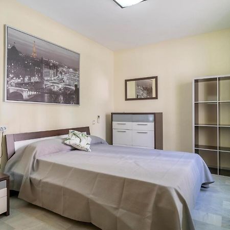 3 Bedroom Stunning Home In Torre Del Mar Exterior foto